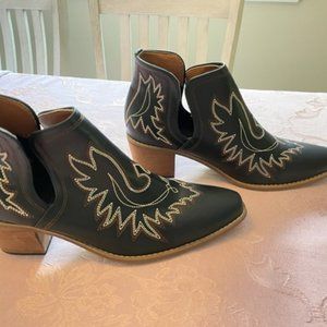 Western Ankle Cowgirl Boots Slip on Cutout Chunky Heel Booties